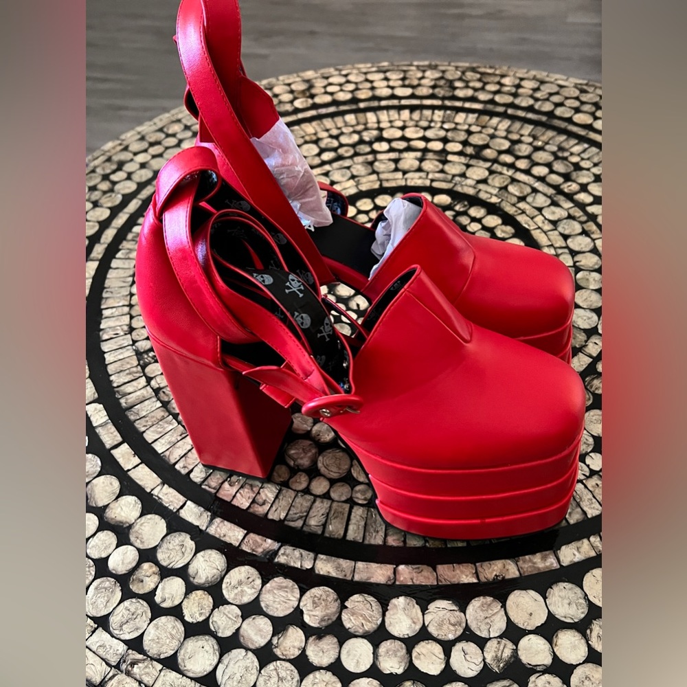 Lamoda Serious Love Platform Heels - Picture 7 of 9